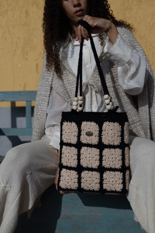 Borsa crochet beige e nera